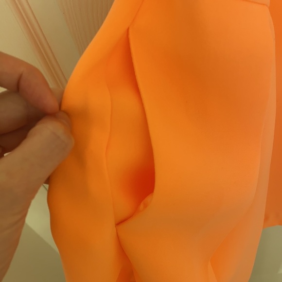 A beautiful dress from Guess - Picture 6 of 8